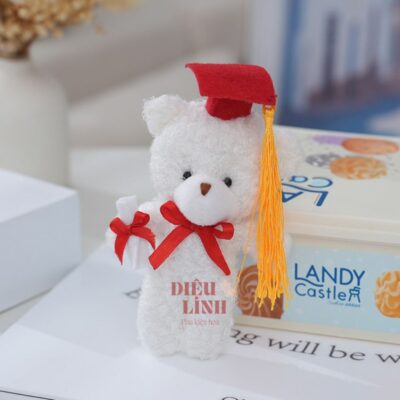Gấu lông tốt nghiệp màu trắng mũ đỏ