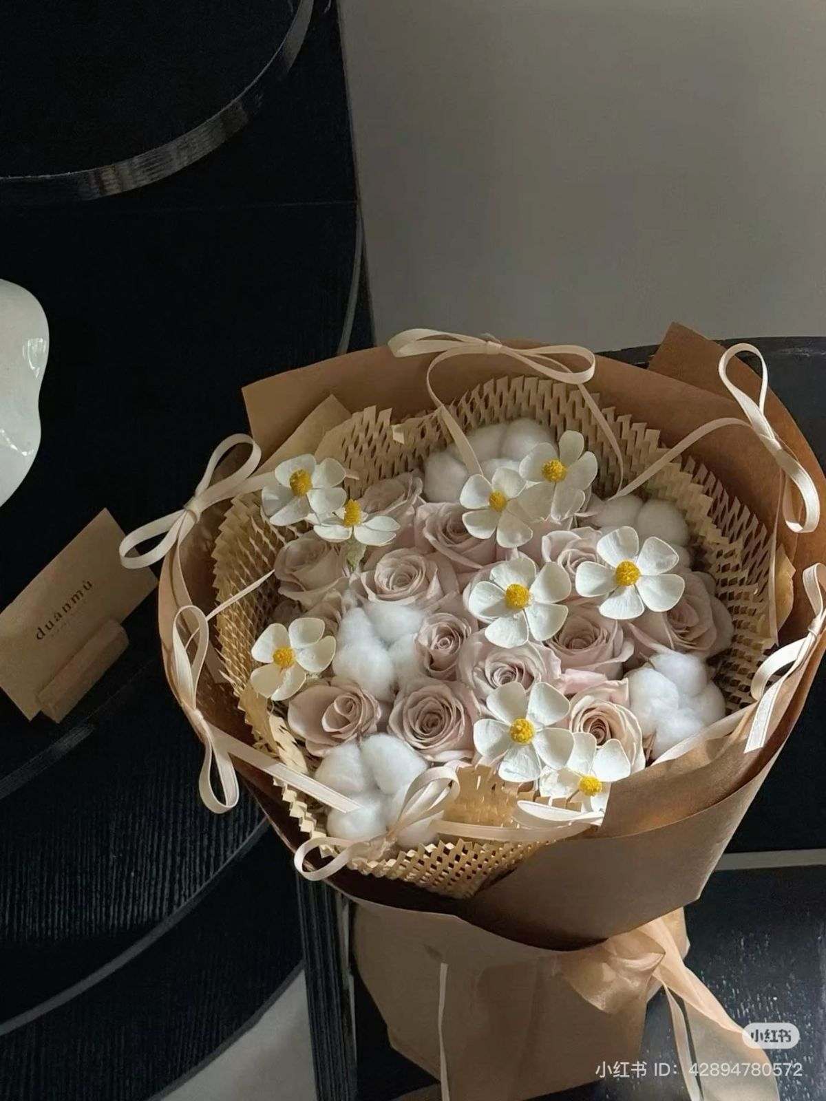 Bó hoa sáp tone nâu