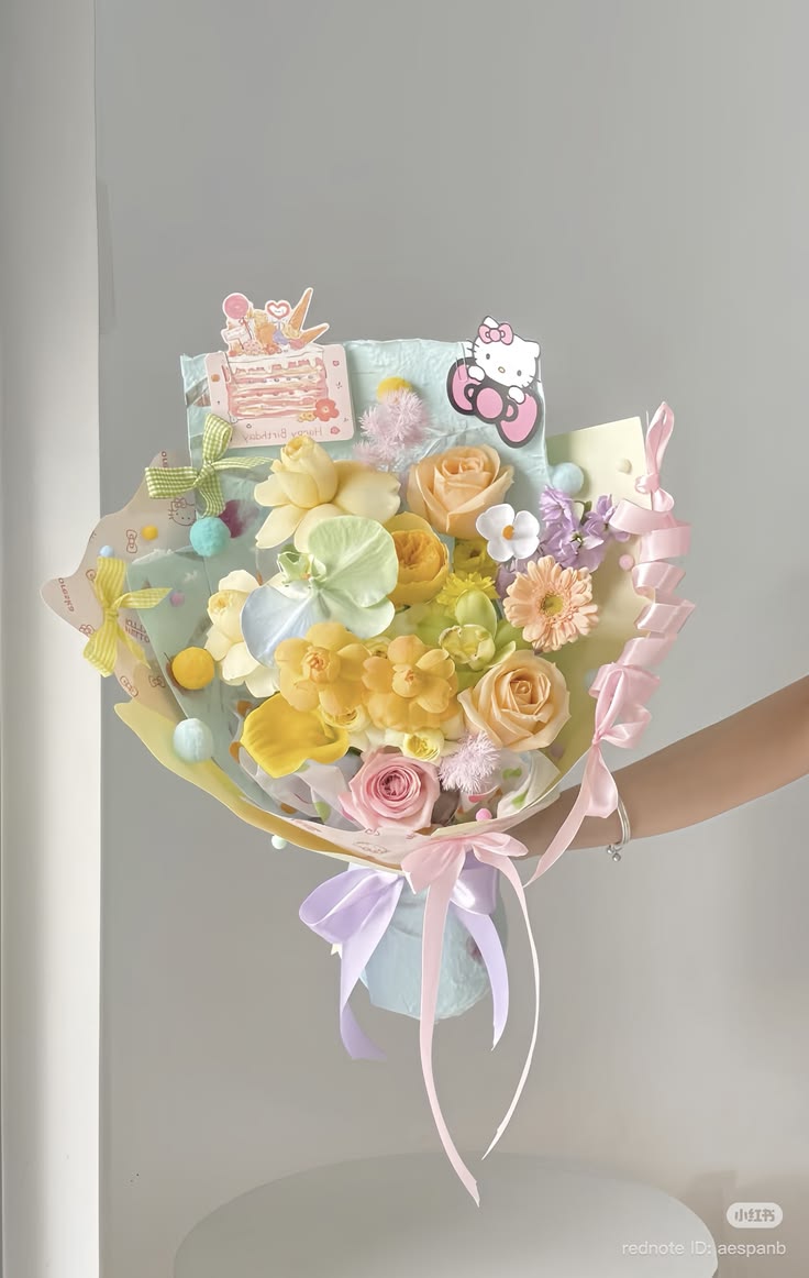 Điểm nhấn bó hoa bằng phụ kiện trang trí