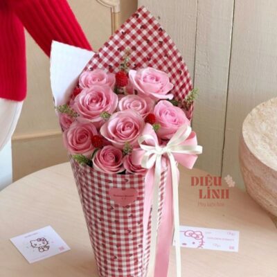Giấy gói hoa họa tiết caro đỏ 4 màu