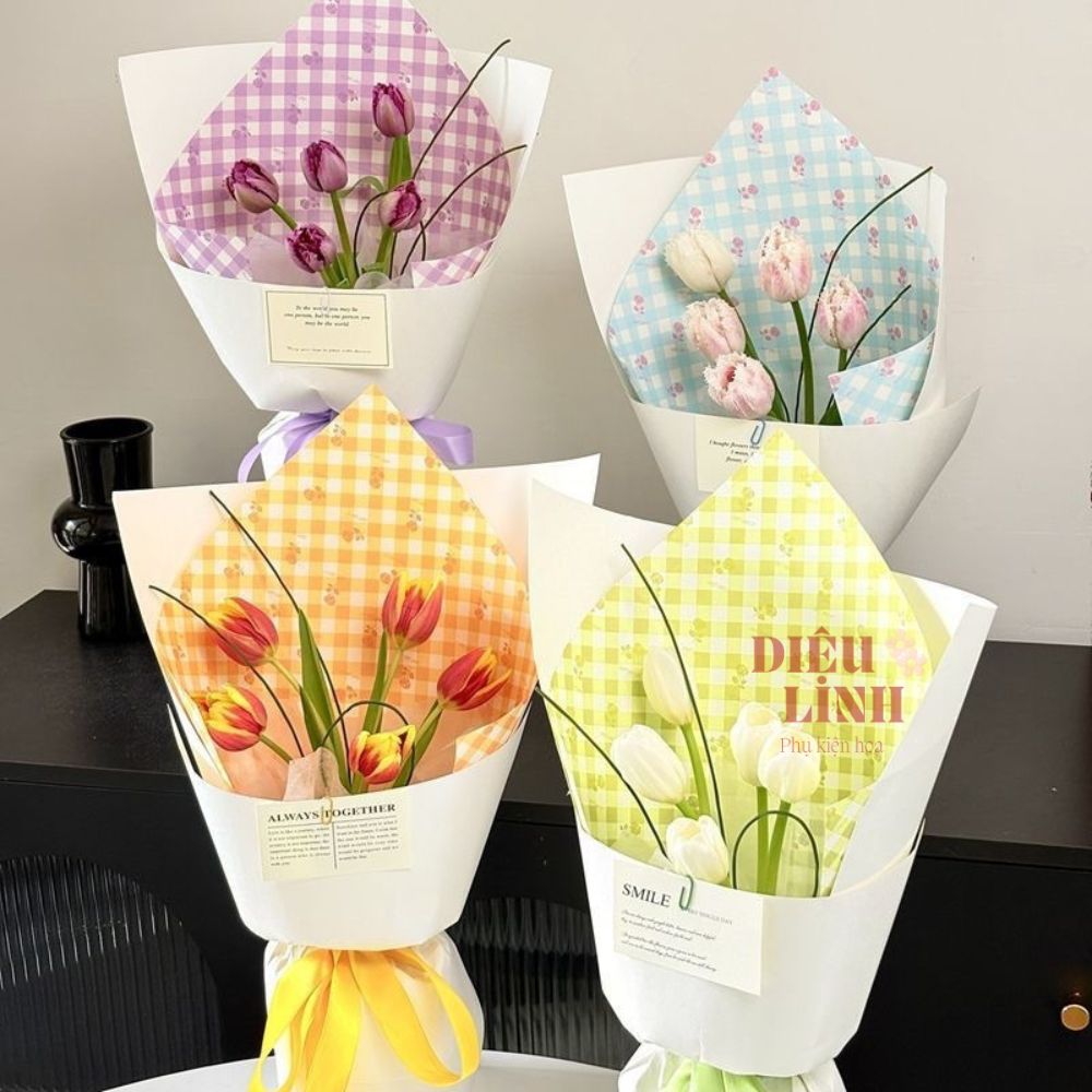 Giấy gói hoa họa tiết caro kèm cherry