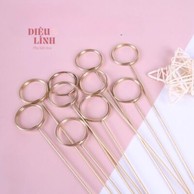 Que cài thiệp hình tròn