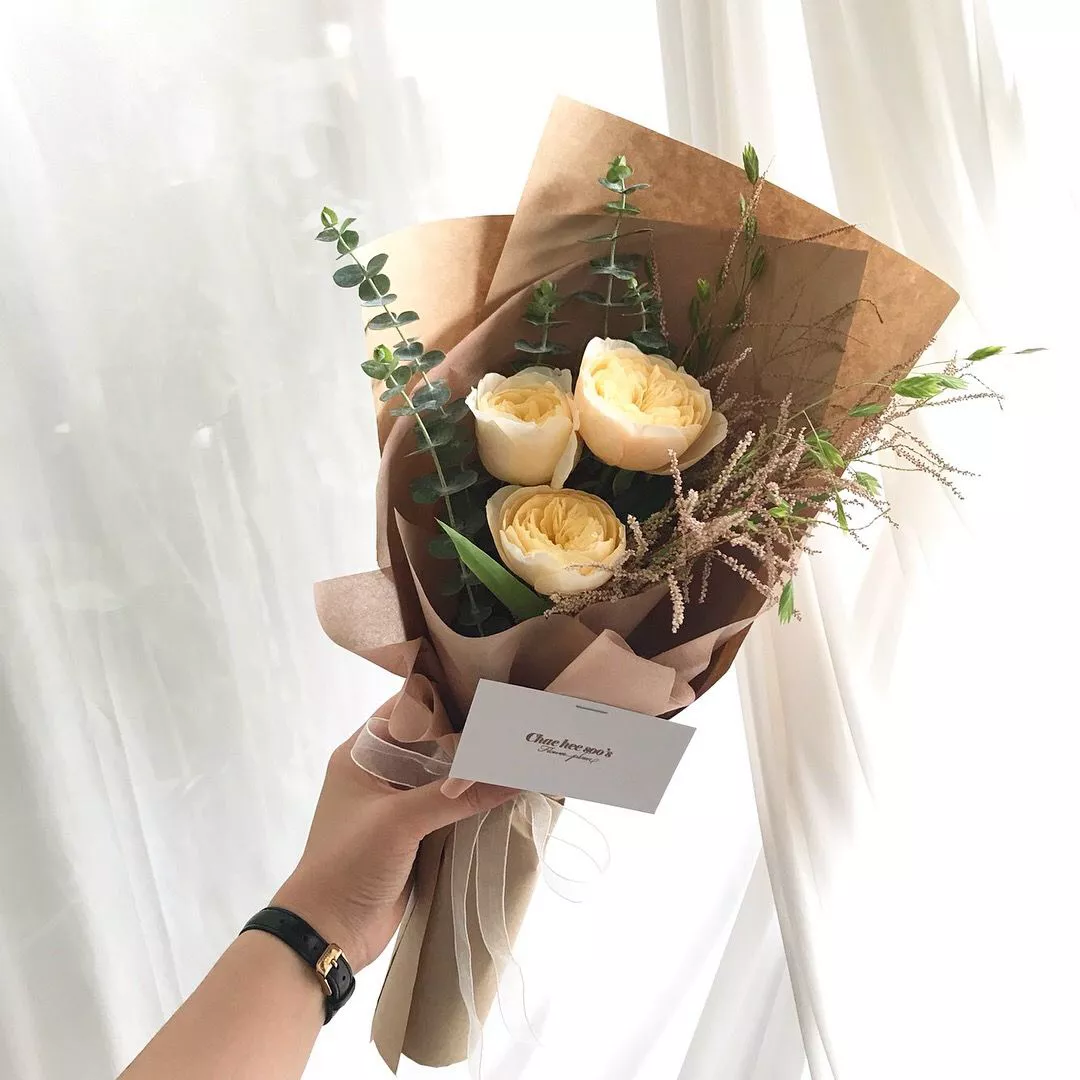 Bó hoa quanh cốt