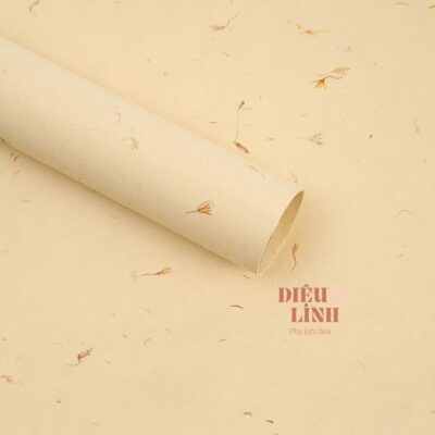 Giấy gói hoa in cánh hoa xé tay màu be