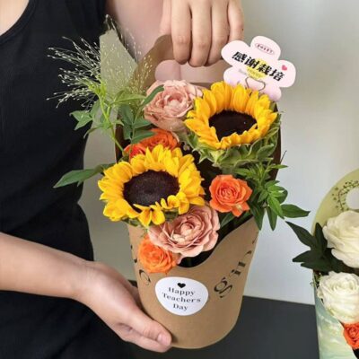 Hộp cắm hoa cầm tay